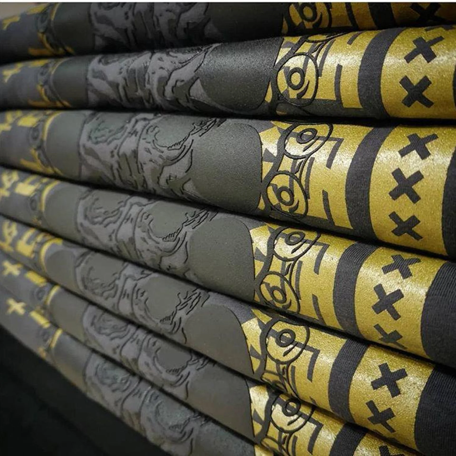 Rolled Oldskull fabric with the Amsterdam cross pattern