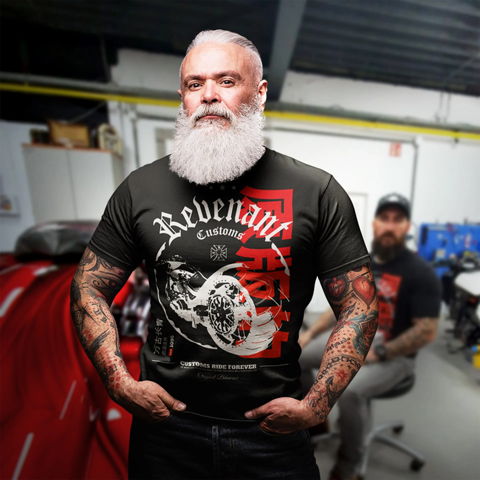 Photoshoot of the Revenant Customs t-shirt